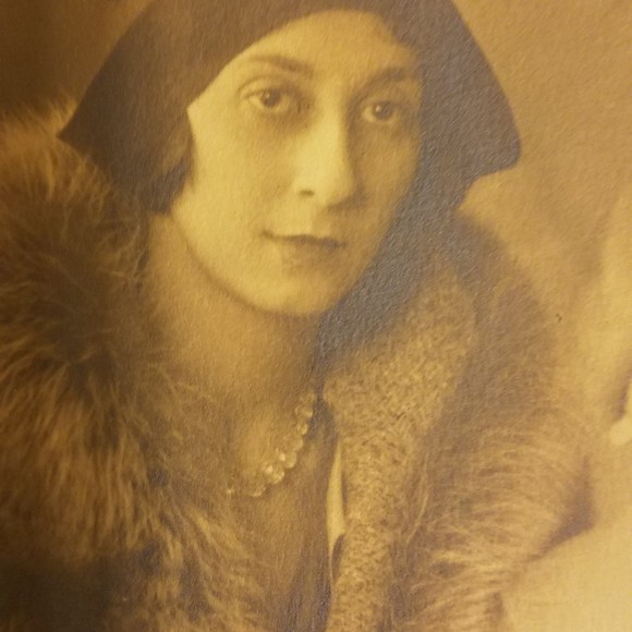 Meet your Posher, Jacqueline - Picture 1 of 1